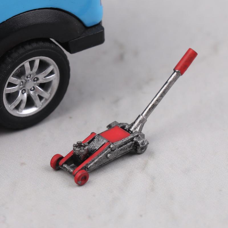 Latest 1/64 Scale Mini Car Lifting Jack Figure Modification Garage Repair Accessories Scene Collocation Miniature Sculpture Display