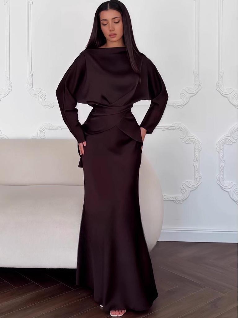 Vestido de Moda Estilo Europeo y Americano con Cintura Plisada Adelgazante Otoño 2025