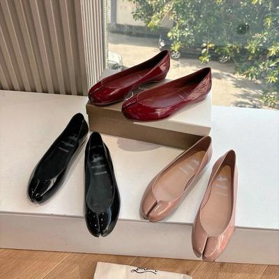 2025 Flache Einzel-Schuh Damen Nischendesign, Leichte Luxusmode, Zehentrennung, Nach innen gerichtete Höhenerhöhung