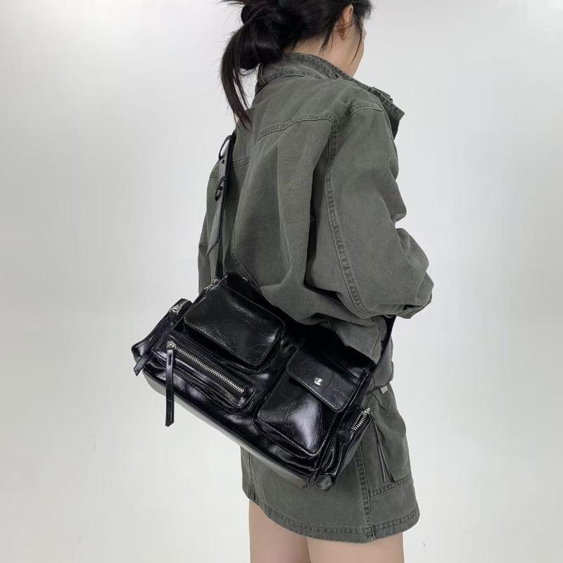 Multiple Pockets Women's Shoulder Crossbody Bag Vintage Street Motorcycle Bag Ladies Daily Use Commuter Bag Handbags