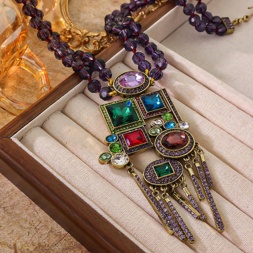 Qingdao Medieval Vintage Heavy Industry Geometric Elements Fringed Pendant Inlaid With Gemstone Round Bead Necklace