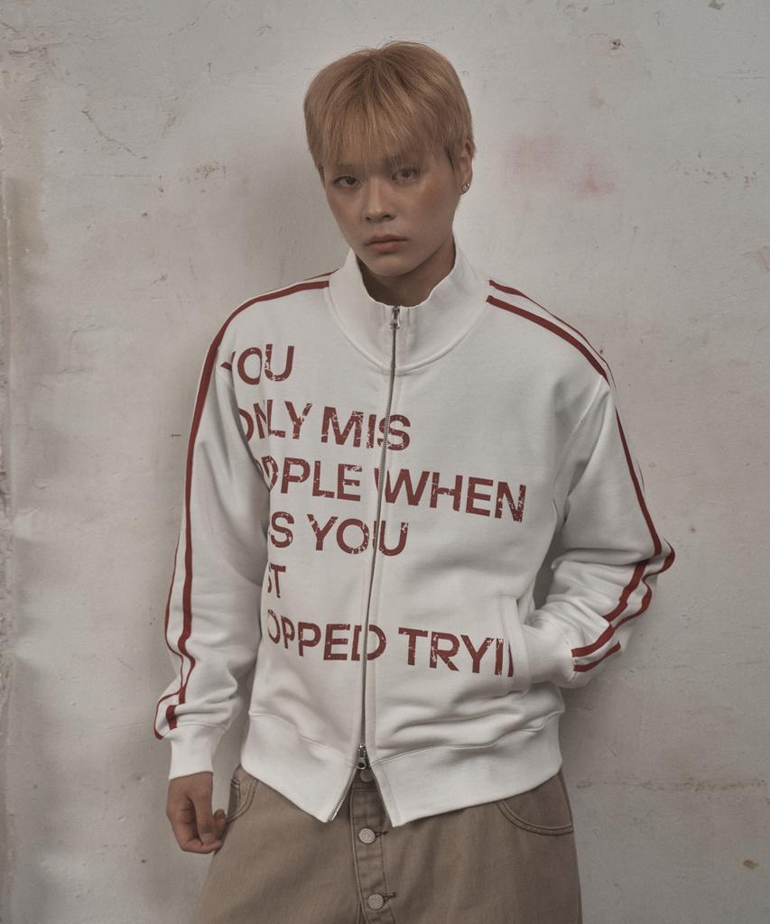 UNUSEDLAB Vintage Typography Only Zip-Up [White]