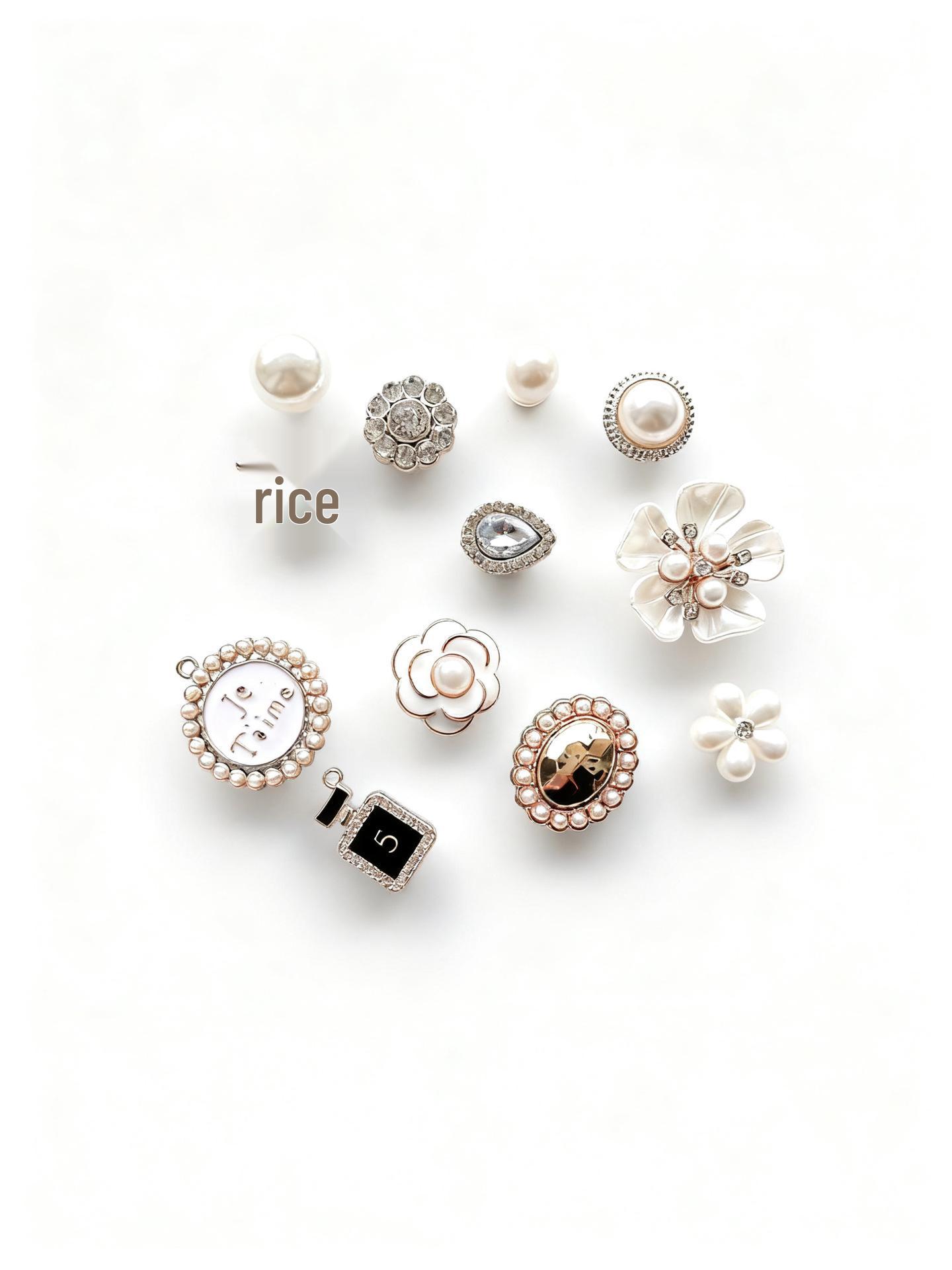 

Exquisite DIY Sparkling Diamond Flower Buckles for Cross-Hole Shoes