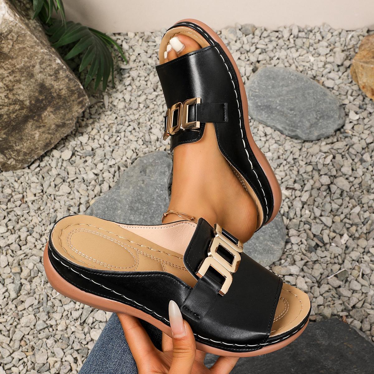 

Лето 2025 европейские и американские новые шлепанцы на танкетке, внешнеторговые, большого размера, с открытым носком, крутые шлепанцы, платформа с рыбьим носком, женские сандалии 43 чёрный