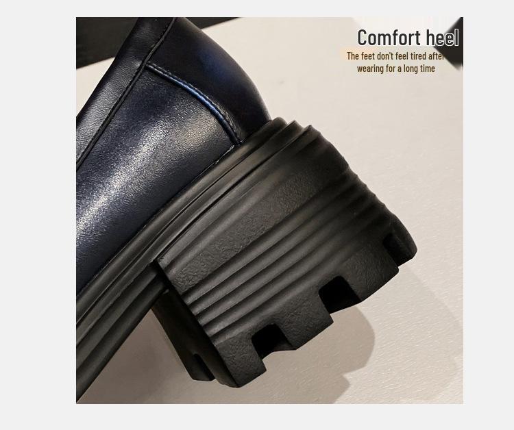 Damen Retro Leder Slipper im britischen Stil mit verstecktem Absatz, Trend Frühjahr 2025.