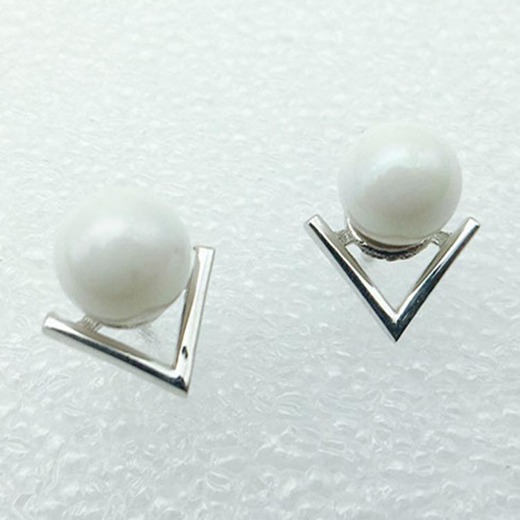 925 Sterling Silver Korean Geometric Pearl Triangle Stud Earrings for Women - Fashionable Personality White Ear Ornaments S925 Sterling Silver
