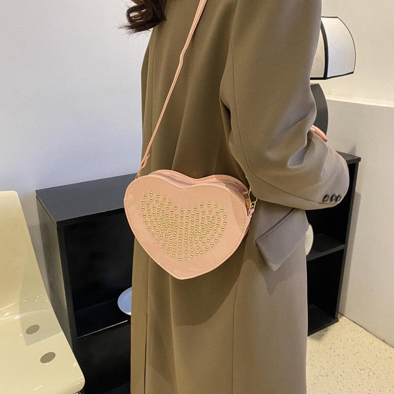 Peach Heart Rivet Heart Small Bag Women's 2025 Spring New Fashion Women's Shoulder Bag Lacquered Messenger Women's Bag