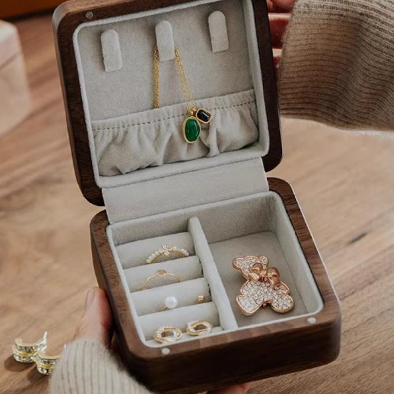 Travel Bracelet Display Box Jewelry Storage Box Jewelry Holder Elegant Jewelry Case Suitable for Earring Rings Necklace