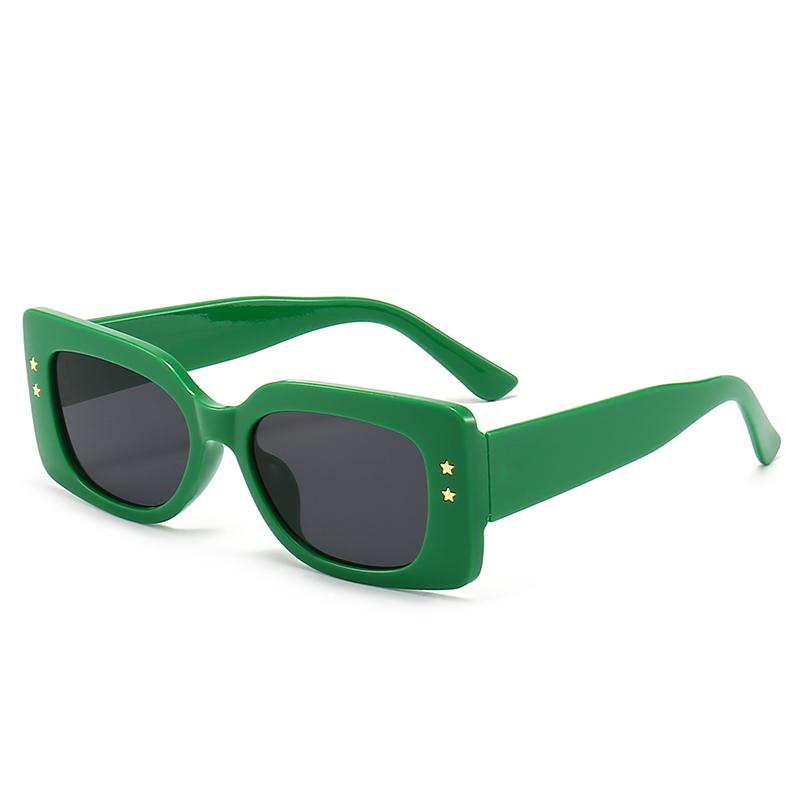 

New Sweet-And-Edgy Square Women Sunglasses Are Lightweight And Durable Adorned With Star Embellishments 5394 зелений