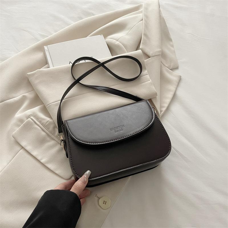 

Текстурированная маленькая сумка женская новая модная простая сумка-мессенджер маленькая квадратная сумка атмосферный нишевый дизайн ретро сумка через плечо