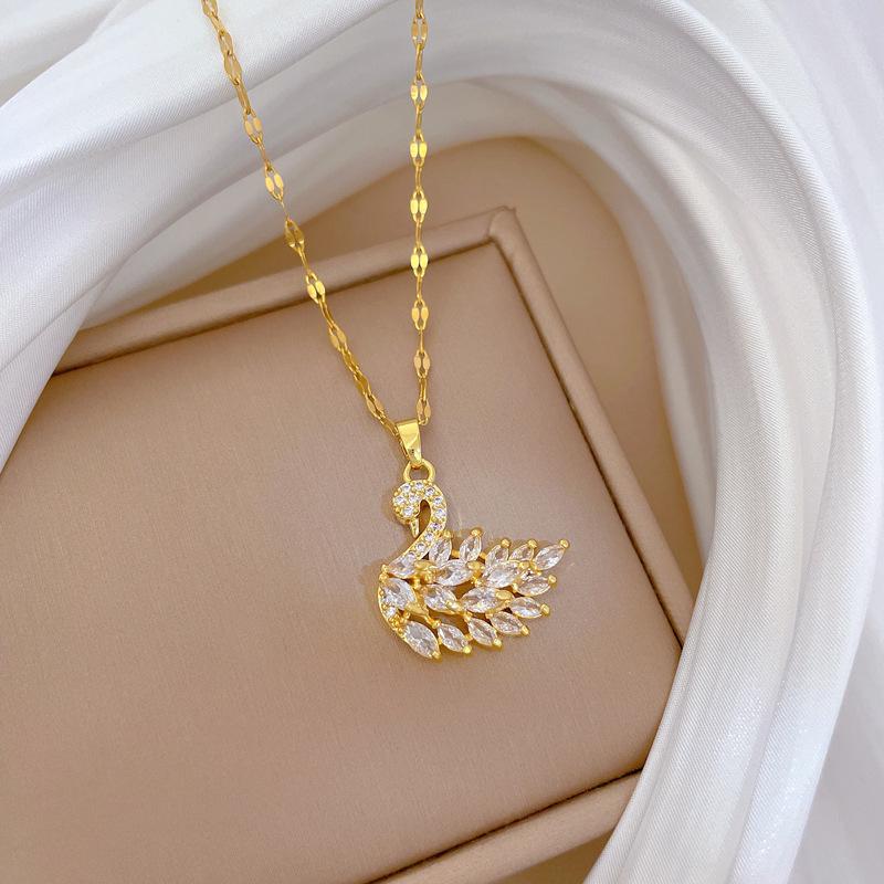 Titanium Steel Swan Pendant Clavicle Necklace - Korean Simple Style with Full Diamond Accents for Women