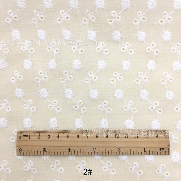 100 % Baumwoll-Stickstoff mit Lochstickerei – 45 Muster für selbstgemachte Kinderkleidung und Mützen