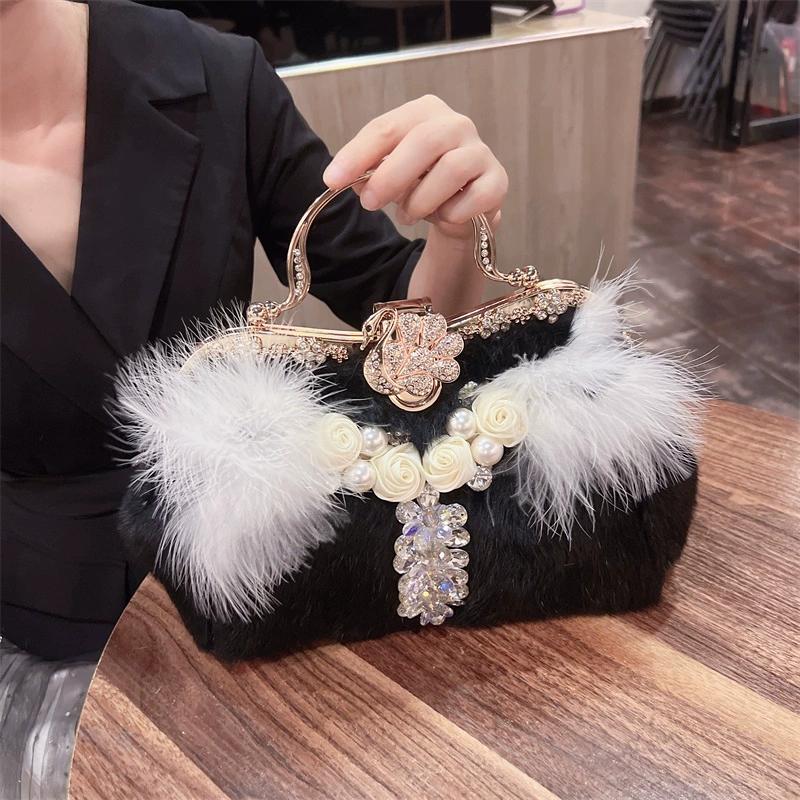 

2025 Осень/Зима Новая Сумка с Бриллиантами Модная Сумка Бостон Меховая Сумка для Волос чёрный