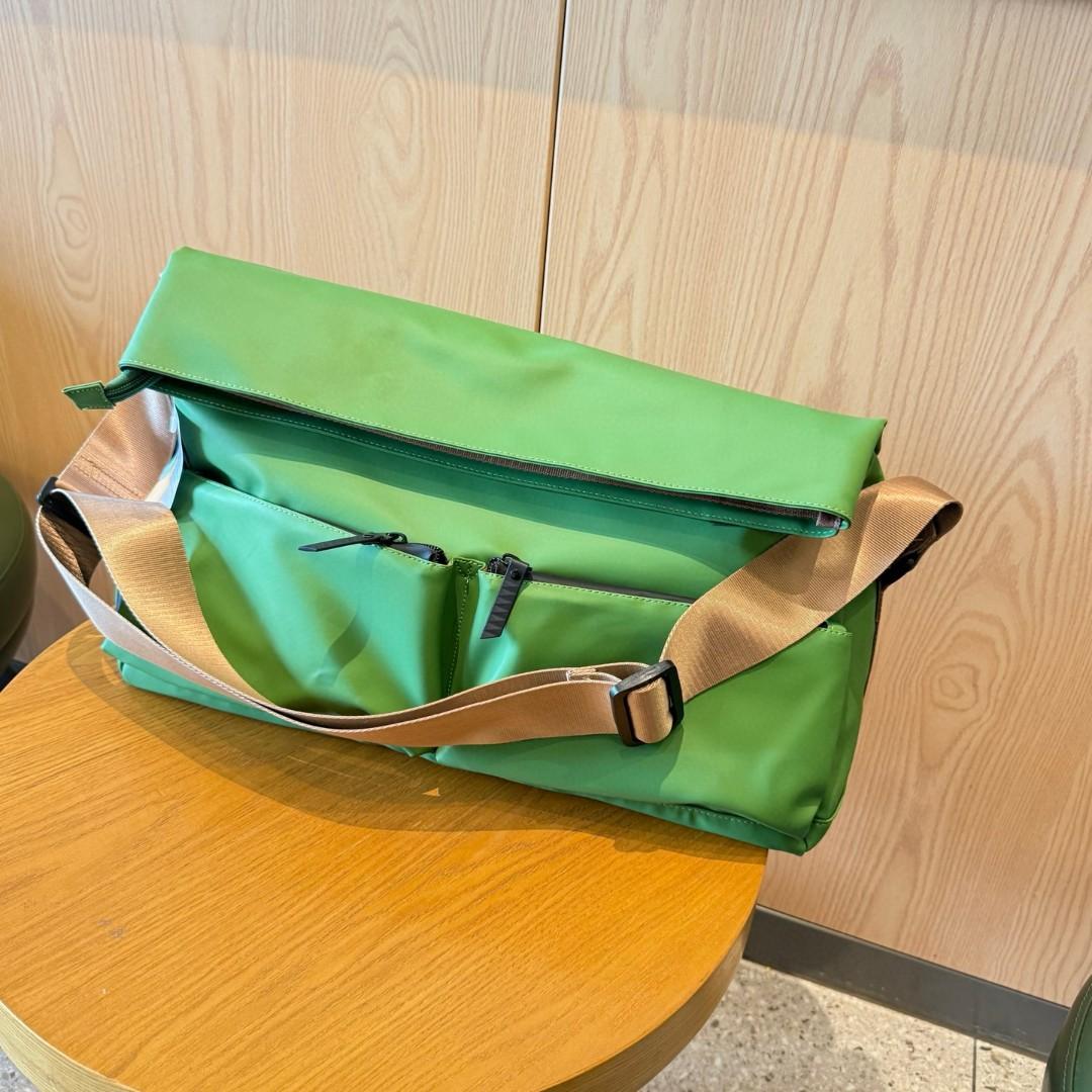 

Багатофункціональна дорожня сумка з відділенням для сухого та вологого, спортивна сумка, сумка для фітнесу, чоловіча та жіноча, портативна сумка для фітнесу для коротких подорожей, сумка для тренувань через плече 50 * 38 * 25CM