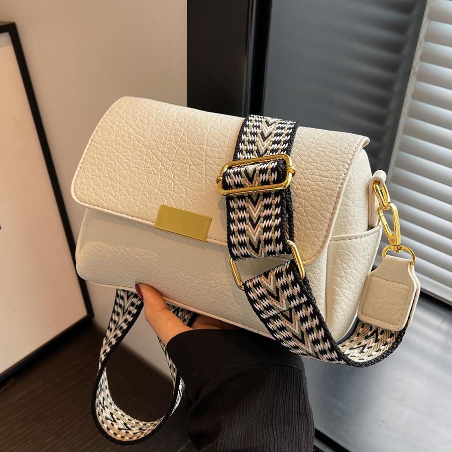 Small Bag Women's New Wide Shoulder Strap Messenger Bag Fashionable Versatile Casual Small Square Bag