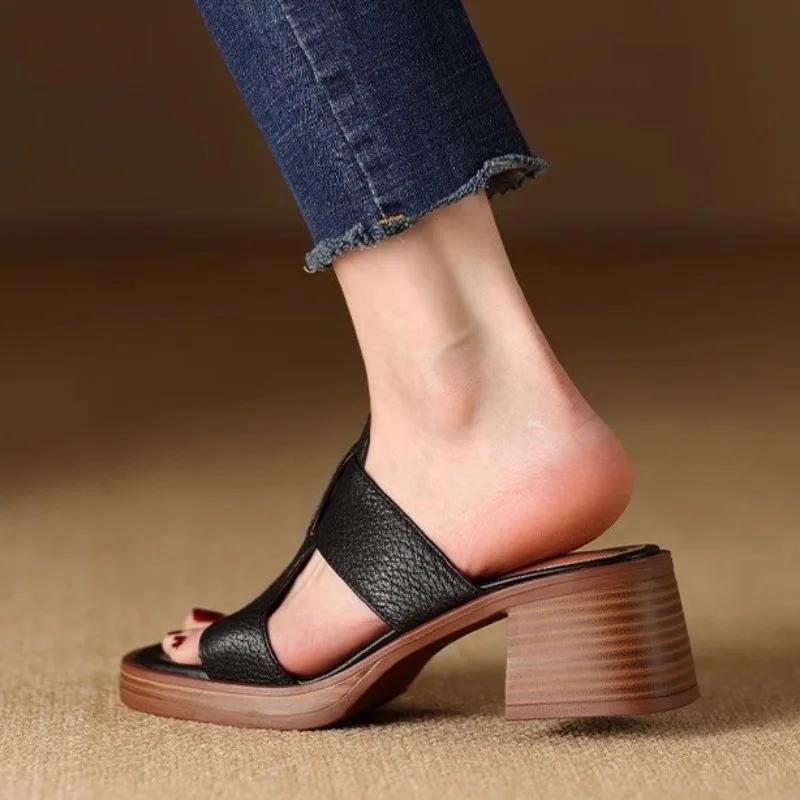 2025 Damen Sandalen Handgefertigt Vintage Eckige Zehen Damen Hausschuhe Schnallenschuh Neue Damen Sommer Strand Freizeit Pumps