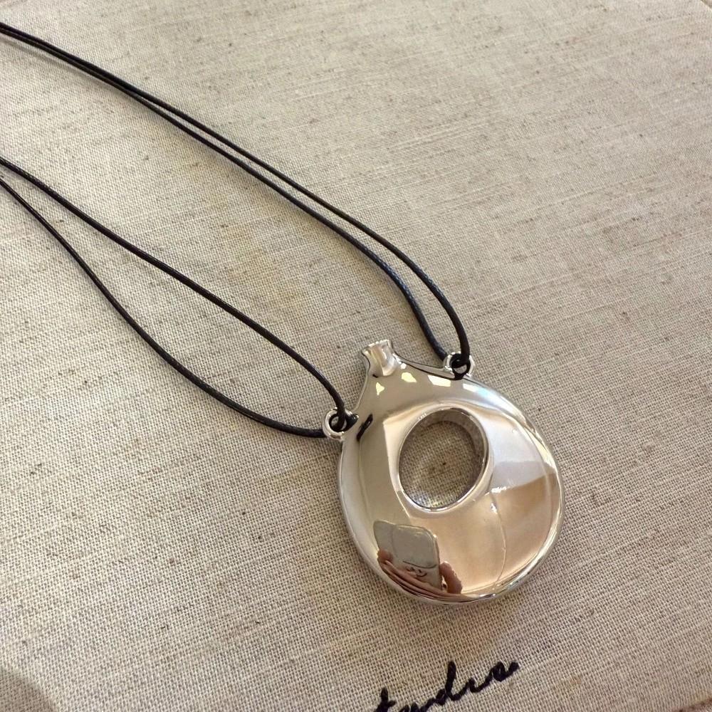 Leather Rope Long Sweater Chain Korean-Style Chain Necklaces Vintage Vase Pendant Necklace