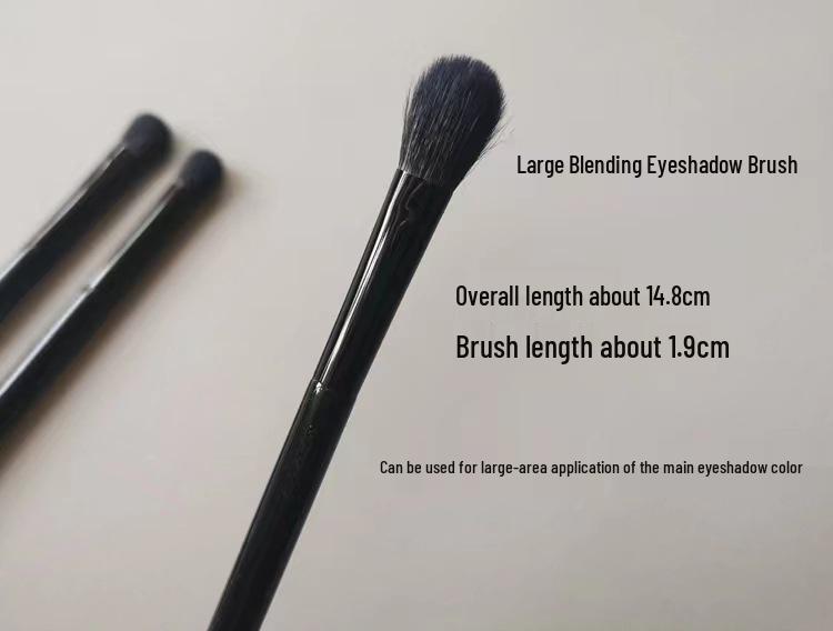 Suqq Grey Squirrel Hair Eyeshadow Brush - Medium Size Blending Brush, Soft Animal Hair for Laying Color