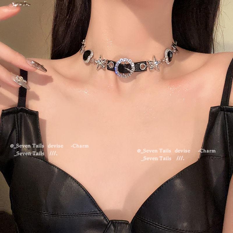 

Трендовое женское кожаное колье-чокер со строчкой в виде букв - Легкая роскошь и Крутой стиль Цепочка на ключицу Аксессуар для горячей девушки.