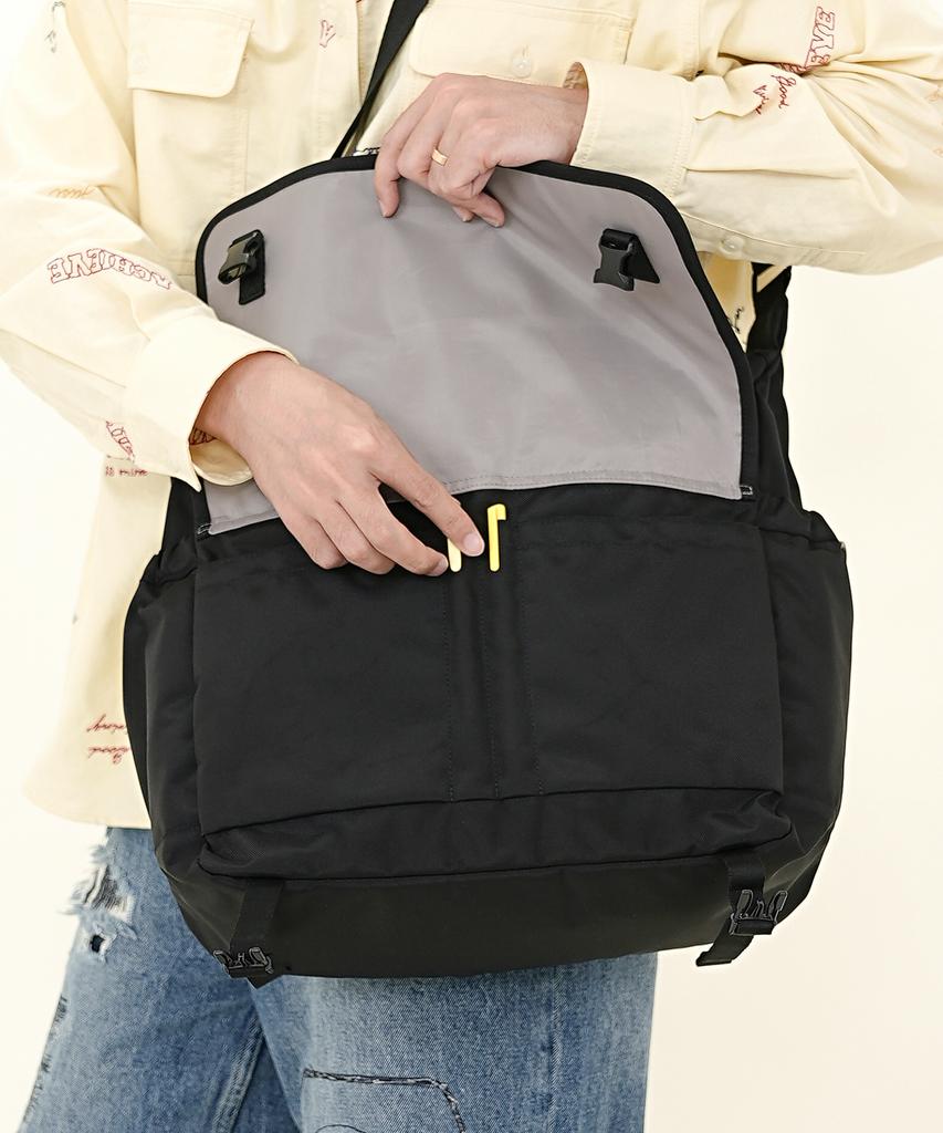 Scoupe Kimu Ki-Hoon X Scoupe Authentic Messenger Bag