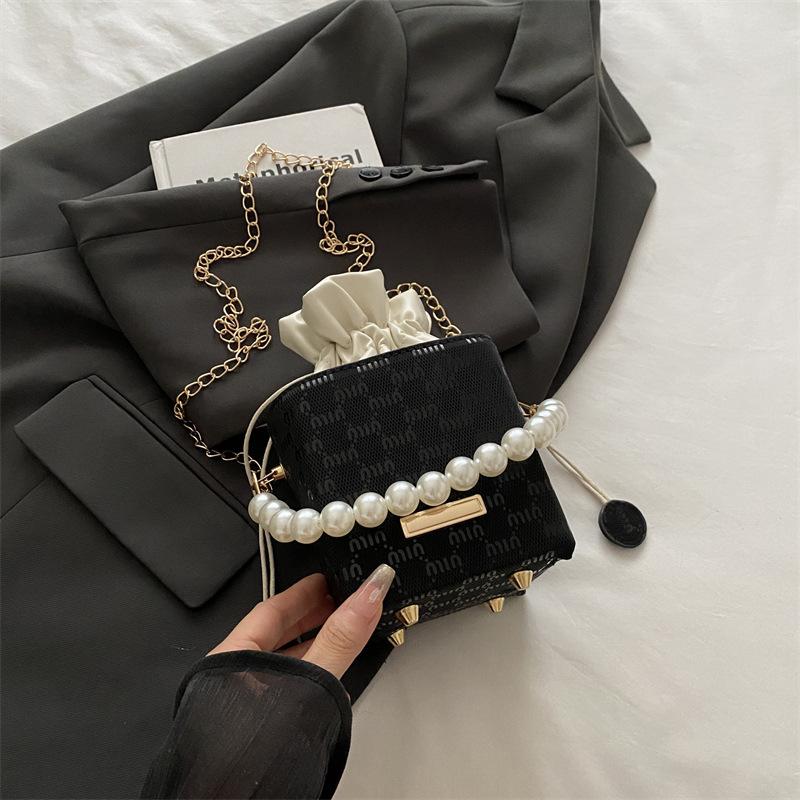 

Premium sense small bag women s 2025 new pumping belt bucket bag women s leisure chain bag beaded shoulder messenger bag