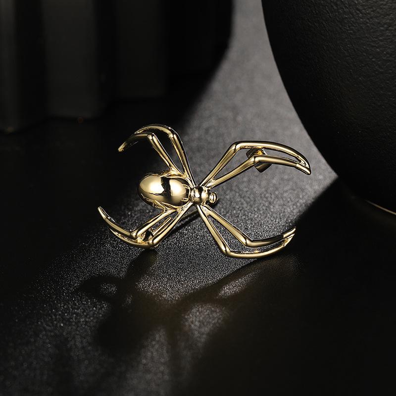 European-American Simple Spider Brooch: Stylish Insect Corsage Lapel Pin Accessory