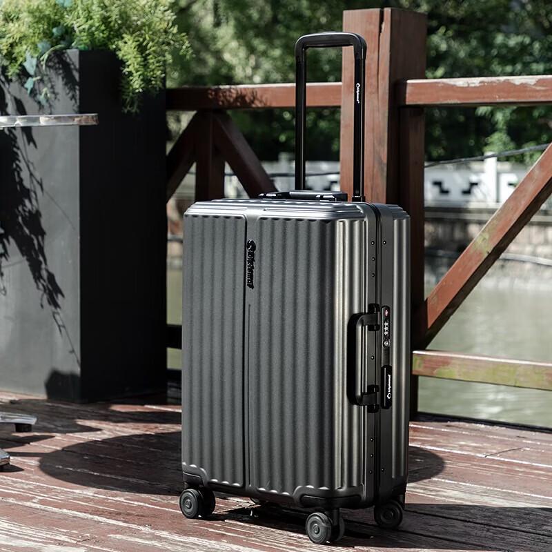 Diplomat 20-inch Lightweight Aluminum Frame Carry-on Luggage