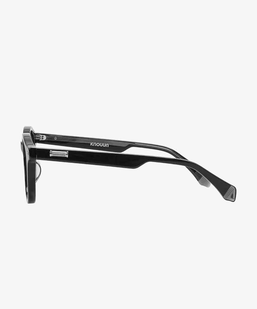 KNOUUN Document 1.1 In Black