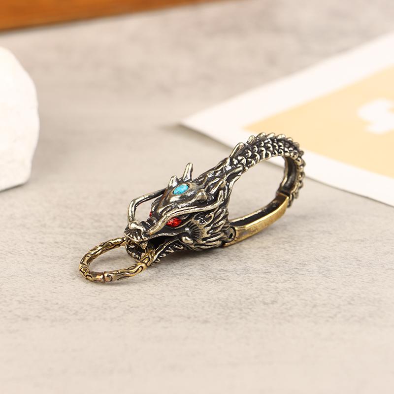 Pure Brass Red Eyes Dragon Head Keyrings Zodiac Dragon Keychain Vintage Muži Přezka v pase Přívěsek na klíče od auta Přívěsek na klíče Dárky Řemesla