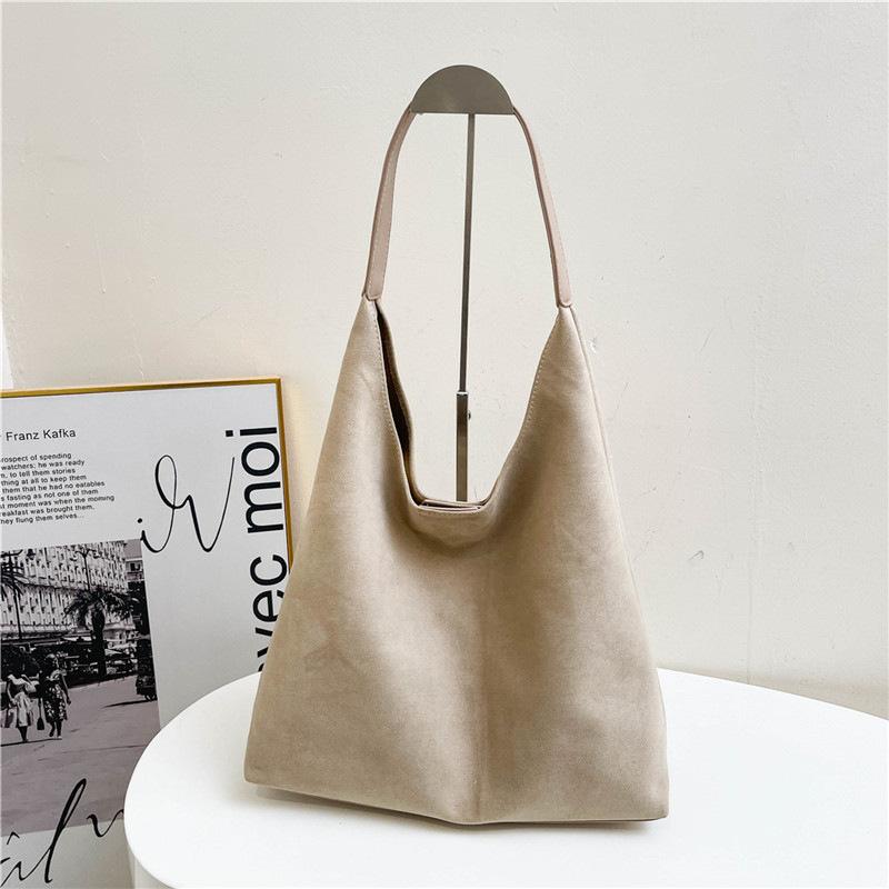 2025 autumn new retro casual commuter armpit bag women's premium sense bucket bag casual shoulder tote bag