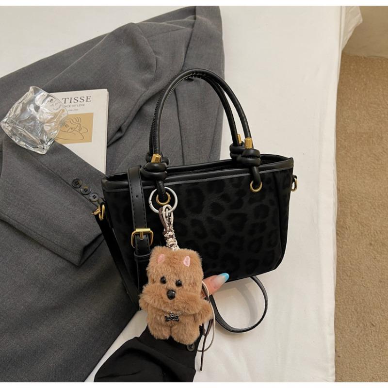 Crossbody Bag, A Popular Single-shoulder Bag for Women, Is A Fashionable and Simple Handbag for Commuting