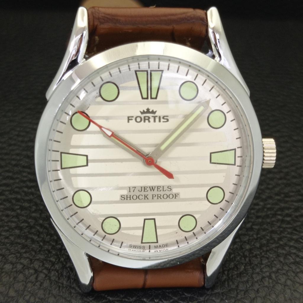 HAND-WINDING VINTAGE SWISS MENS REFURBISHED SILVER COLOR DIAL WATCH A701050-5 R205a-a701050