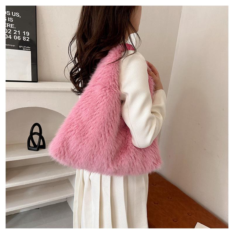 Autumn and Winter New Fashion Macaroon Women's Shoulder Bags Fluffy Long Plush High Capacity Armpit Bags Foreign Style Female Portable Large Tote Bags