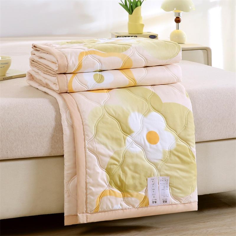 Cooling Summer Quilt, Breeze Quilt,with Multiple Pattern Options, High-Quality Summer Quilt, Skin-Friendly, and Breathable