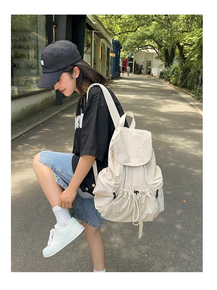 Trendy, Multi-functional Expandable Backpack for Men & Women – Ideal for Casual, Large Capacity Travel.