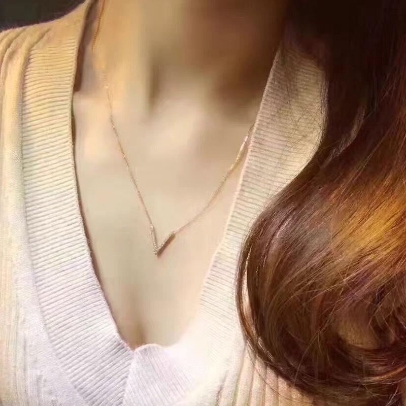 18K Gold Deep V Full Diamond Necklace for Women – Versatile Fashion Pendant Clavicle Chain