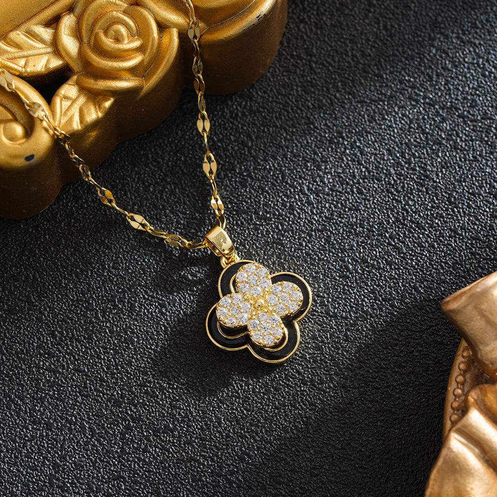 Versatile Four-Leaf Clover Rotating Pendant Necklace - High-End Influencer Style