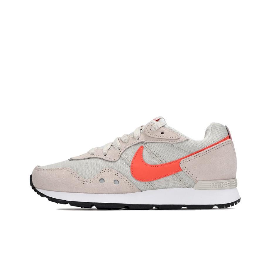 

Nike Venture Runner Light Bone Magic Ember Women s