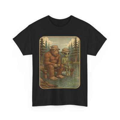 Bigfoot Angeln Männer Jungen Sasquatch Angeln Distressed T-Shirt