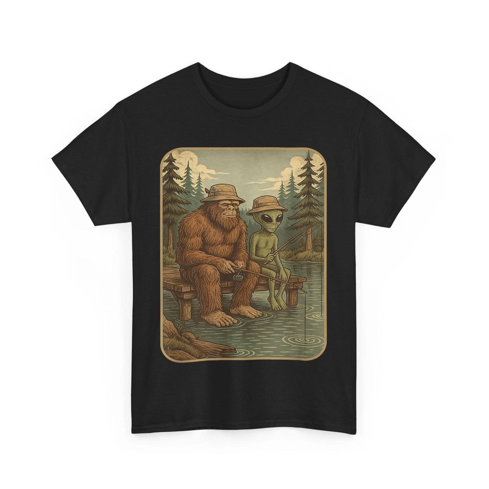 

Bigfoot Fishing Men Boys Sasquatch Fishing Distressed T shirt 4XL