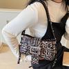 Modische Niet Punk Stil Damen PU Schultertaschen Retro Leopard Damen Unterarmtasche High-End Gürtel Design Coole Mädchen Handtaschen