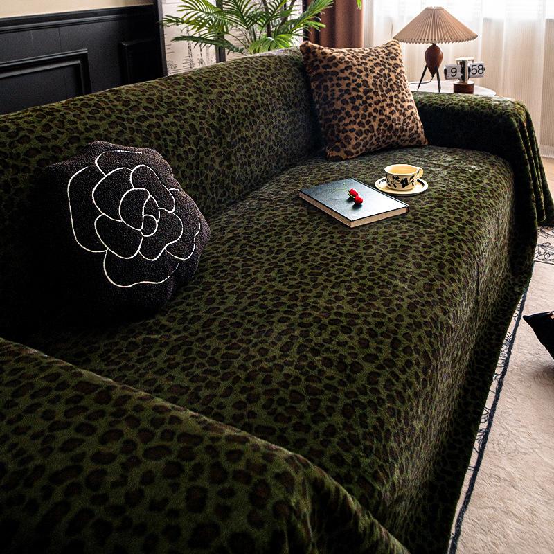 1Pc Plush Leopard Print Sofa Cover Anti-Skid And Anti-Cat Scratch In Autumn And Winter A Whole All-Inclusive Cushion Blanket