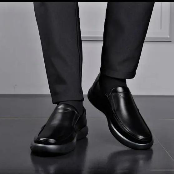 Autumn  Men Loafers Winter Warm Breathable Business Casual Sneaker Plus Velvet Soft Sole Flat Shoes