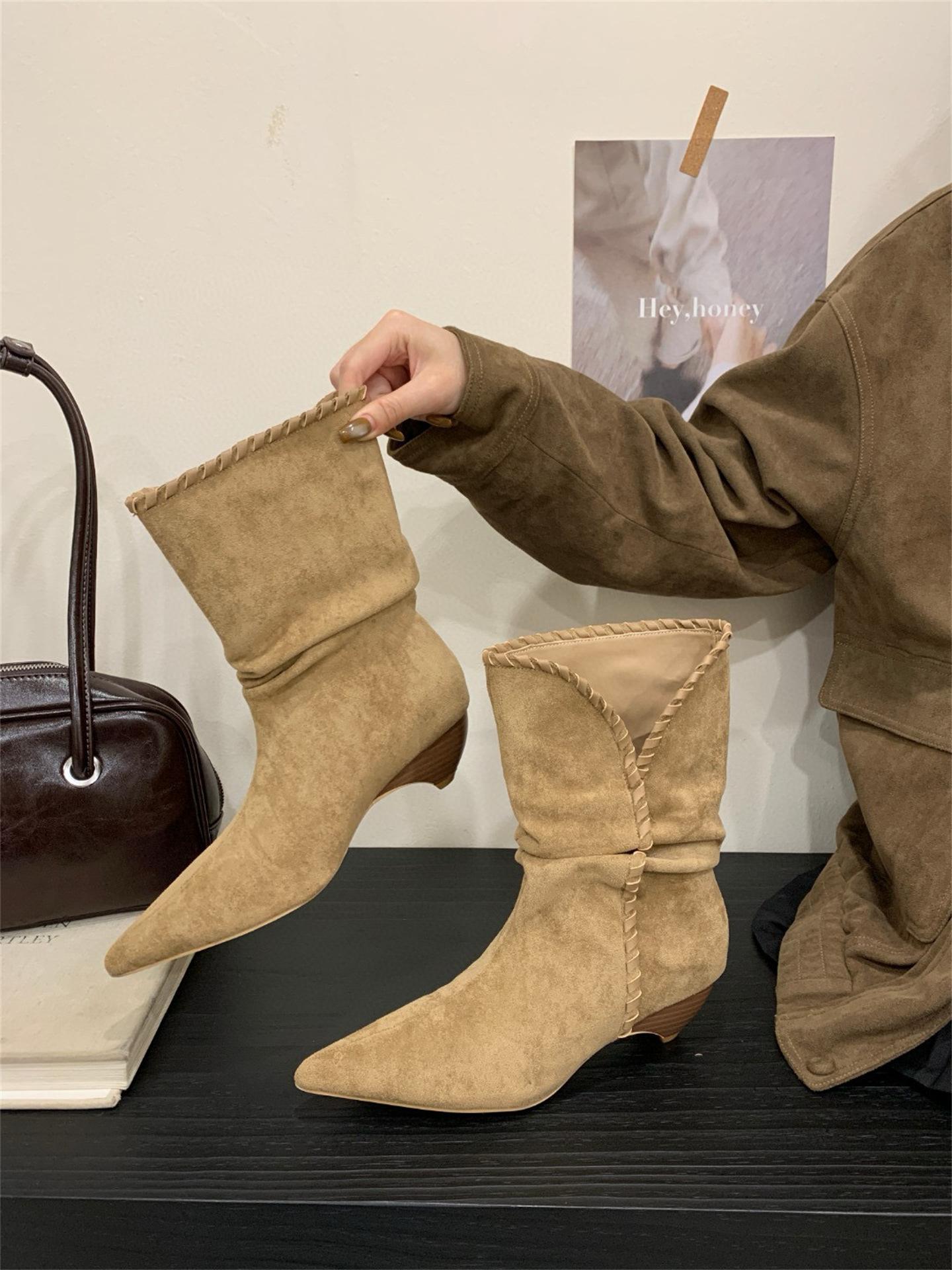 

Каблук Заостренный Замшевые Ботильоны Средние Рыцарские Сапоги Женские Сапоги 2025 Осень/Зима Западные Ковбойские Облегающие Сапоги 39