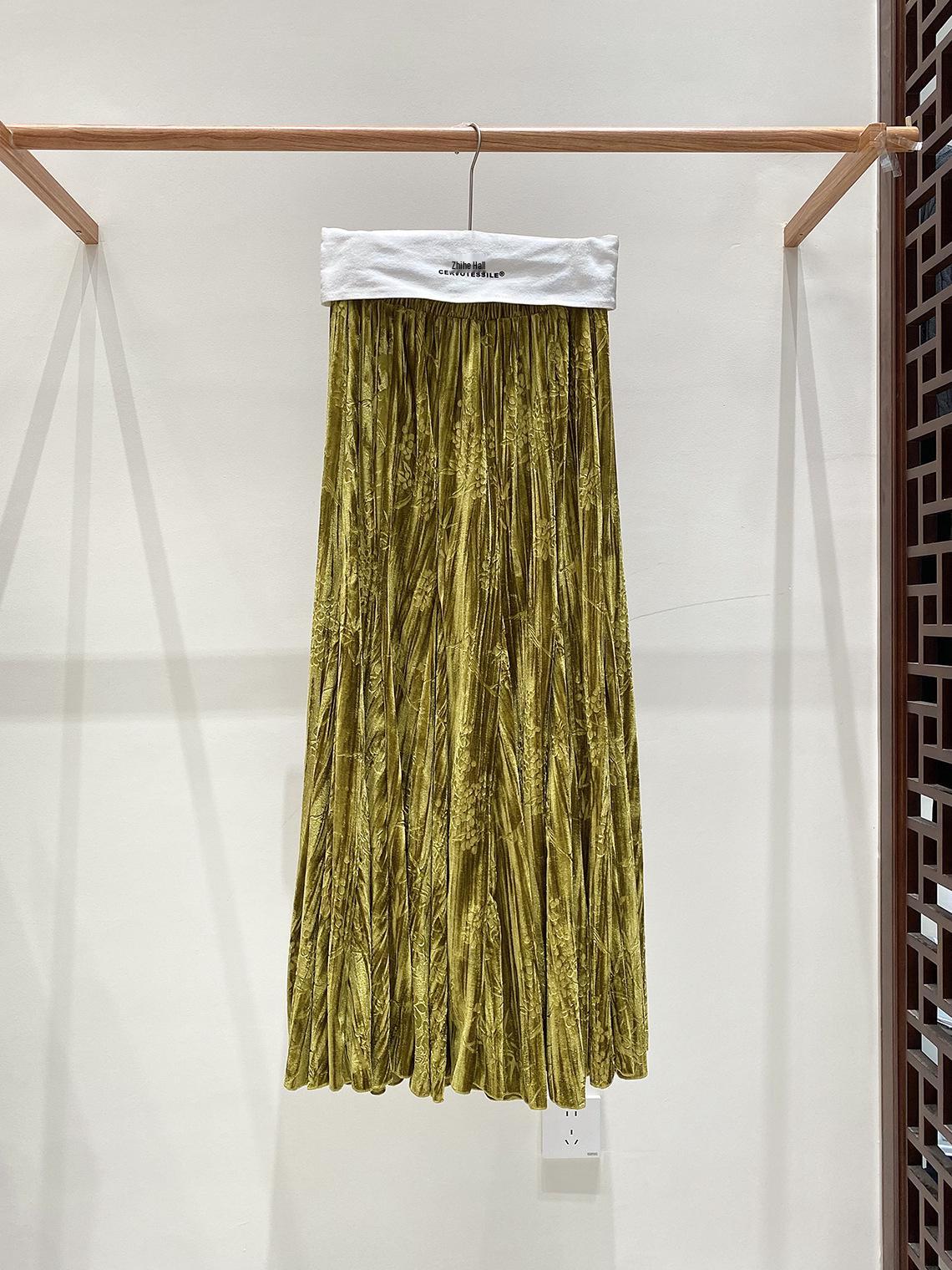 

Zhi He Tang Retro High-Waisted Velvet Fishtail Skirt for Women - Winter Long Skirt with Large Hem, Chinese Style. One Size золотисто-желтый