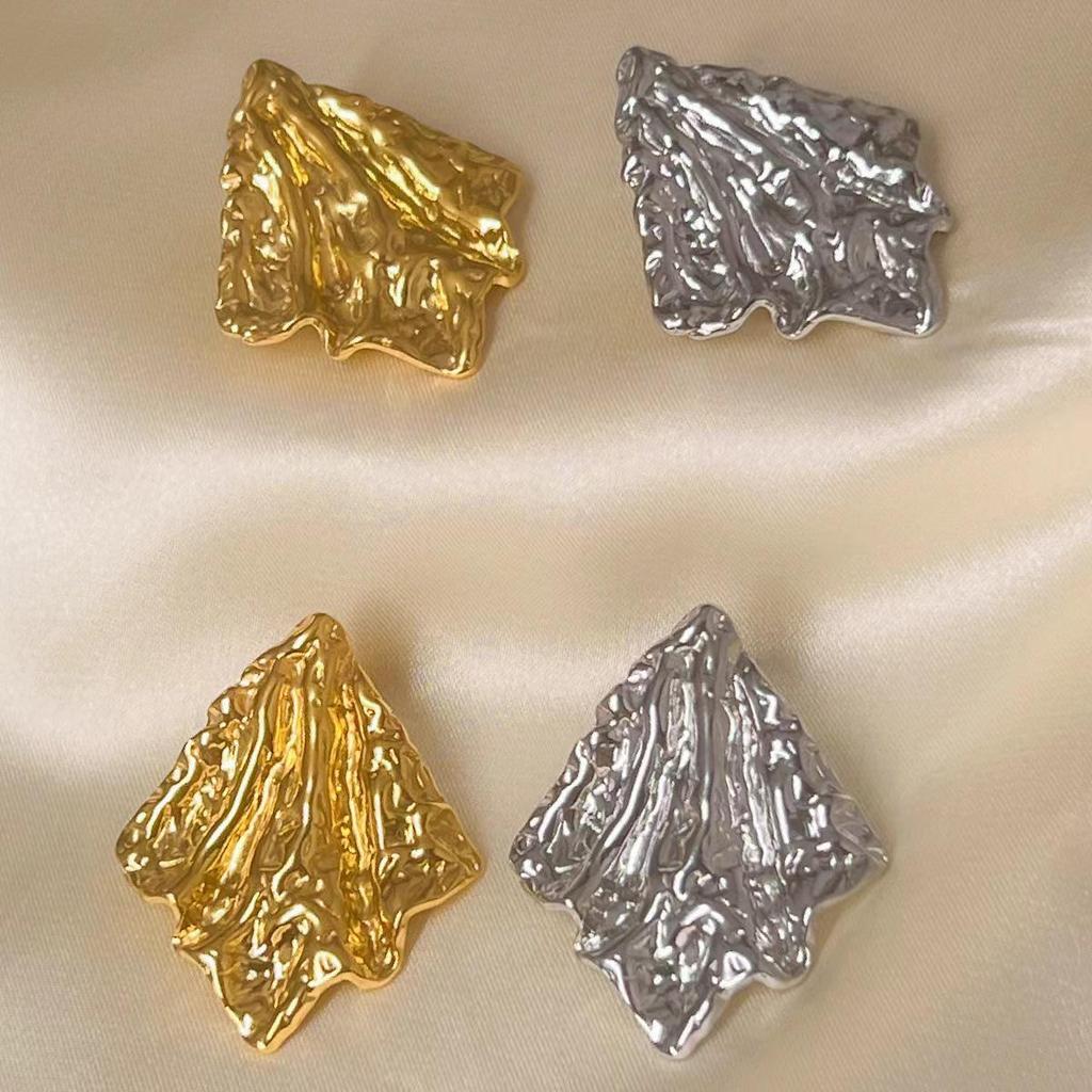 Cercei plisați neregulați din folie de aluminiu vintage franceză pentru toamnă/iarnă - Design unic și elegant