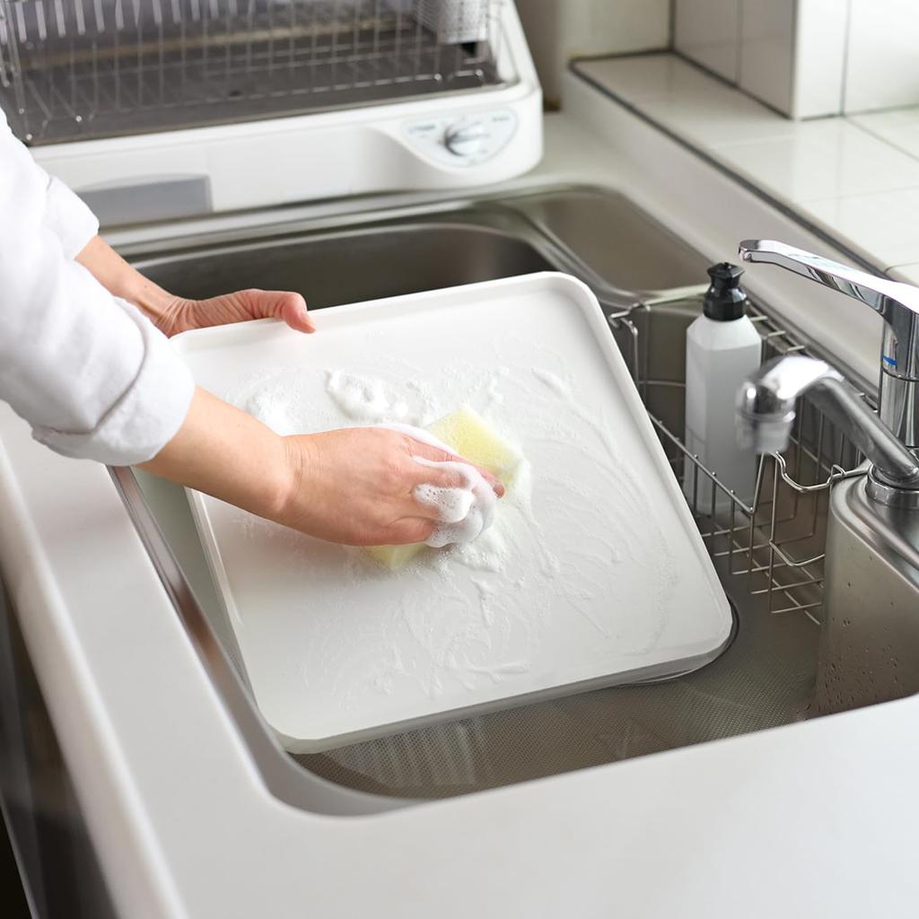 Oaks Leye Cutting Board with Rim, Made in Japan, Dishwasher Safe, W32.5 x D32.5cm, Includes Cutting Board Sheet, LES3207