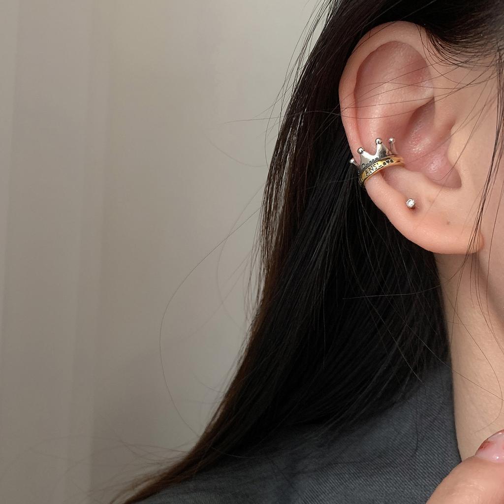 Retro Old Crown Ear Clips Female Without Ear Holes High-level Sense of The Niche Ear Bone Clips Light Luxury Fashion Tide Earrings Studs Daily Wear