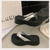 Small muffin thick-soled flip-flops shoes women's shoes wear 2025 new summer sandals toe sandals