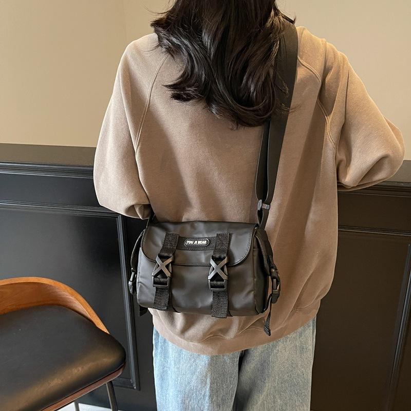 New 2025 Simple and Fashionable Large-capacity Foreign-style Street Shoulder Bag Personalized Fashion Messenger Bag Trendy Small Square Bag